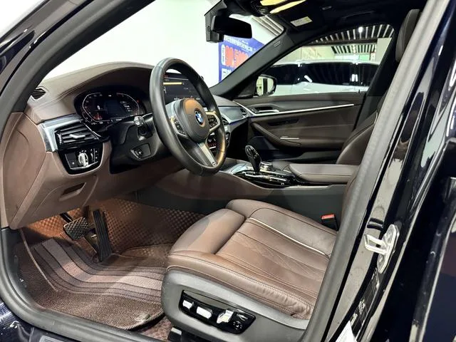 BMW 5 Series 2021 Reforma 530Li Tipo de lujo M Conjunto deportivo exterior foto 9 BMW 5 Series 2021 Reforma 530Li Tipo de lujo M Conjunto deportivo exterior foto 9