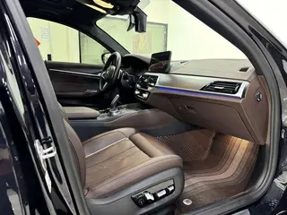 BMW 5 Series 2021 Reforma 530Li Tipo de lujo M Conjunto deportivo interior foto 11 BMW 5 Series 2021 Reforma 530Li Tipo de lujo M Conjunto deportivo interior foto 11