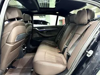 BMW 5 Series 2021 Reforma 530Li Tipo de lujo M Conjunto deportivo interior foto 12 BMW 5 Series 2021 Reforma 530Li Tipo de lujo M Conjunto deportivo interior foto 12