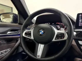 BMW 5 Series 2021 Reforma 530Li Tipo de lujo M Conjunto deportivo interior foto 13 BMW 5 Series 2021 Reforma 530Li Tipo de lujo M Conjunto deportivo interior foto 13