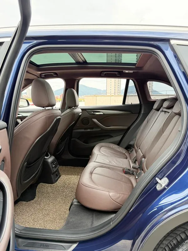 BMW X1 2018 sDrive18Li Tipo de lujo interior foto 8 BMW X1 2018 sDrive18Li Tipo de lujo interior foto 8