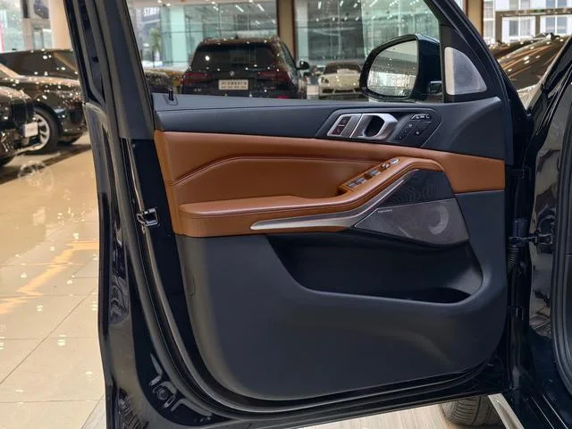 BMW X7 2019 xDrive40i Tipo administrativo M Conjunto deportivo exterior foto 4 BMW X7 2019 xDrive40i Tipo administrativo M Conjunto deportivo exterior foto 4