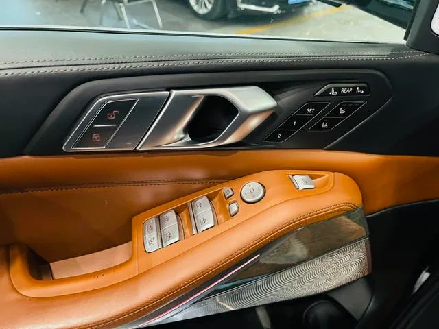 BMW X7 2020 xDrive40i Type administratif M Ensemble de sport intérieur photo 15 BMW X7 2020 xDrive40i Type administratif M Ensemble de sport intérieur photo 15