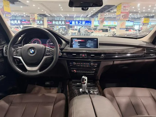 BMW X5 2017 xDrive35i Estilo elegante exterior foto 4 BMW X5 2017 xDrive35i Estilo elegante exterior foto 4