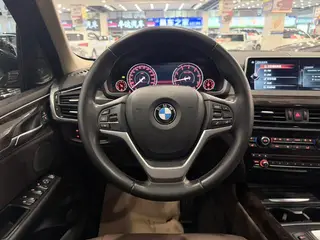 BMW X5 2017 xDrive35i Estilo elegante exterior foto 6 BMW X5 2017 xDrive35i Estilo elegante exterior foto 6