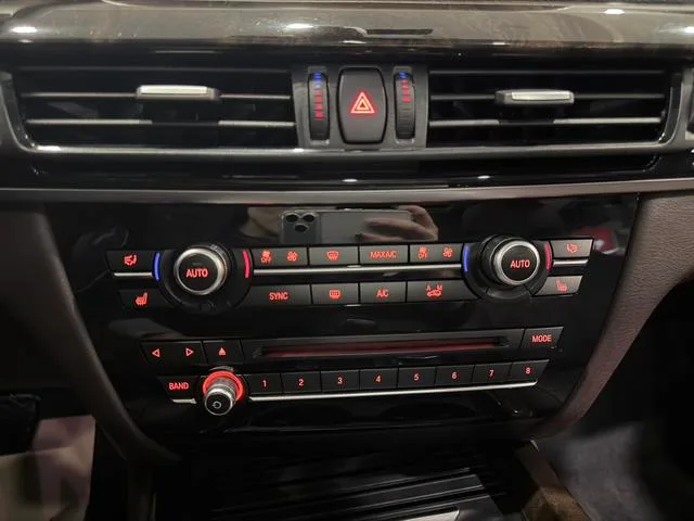 BMW X5 2017 xDrive35i Estilo elegante interior foto 10 BMW X5 2017 xDrive35i Estilo elegante interior foto 10
