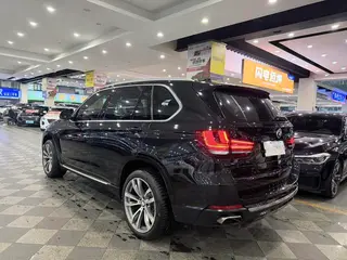 BMW X5 2017 xDrive35i Estilo elegante interior foto 14 BMW X5 2017 xDrive35i Estilo elegante interior foto 14