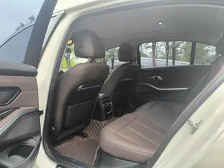 BMW 3 Series 2020 325Li M Conjunto deportivo interior foto 9 BMW 3 Series 2020 325Li M Conjunto deportivo interior foto 9