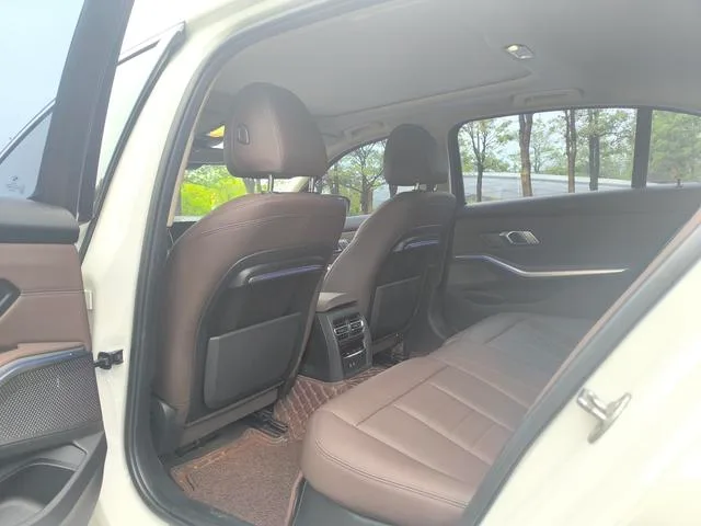 BMW 3 Series 2020 325Li M Conjunto deportivo interior foto 10 BMW 3 Series 2020 325Li M Conjunto deportivo interior foto 10