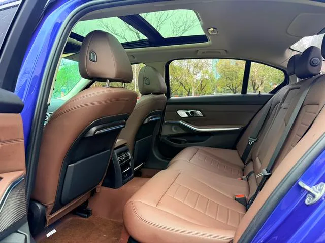 BMW 3 Series 2021 320Li M Спортивный костюм экстерьер фото 4 BMW 3 Series 2021 320Li M Спортивный костюм экстерьер фото 4