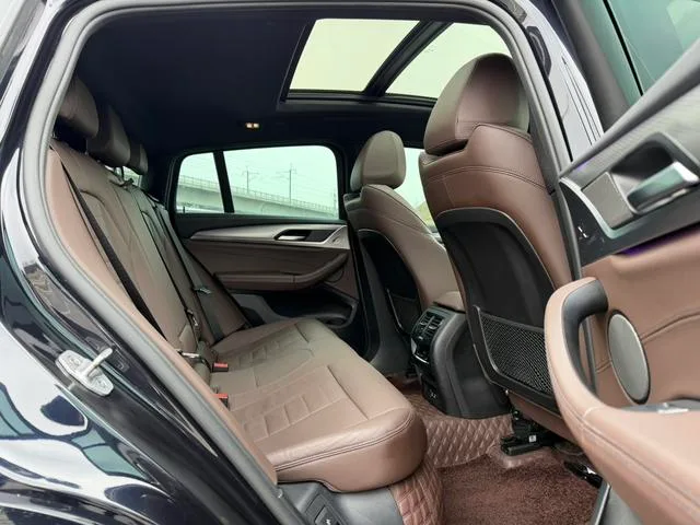 BMW X4 2021 xDrive25i M Sports Night Suit interior photo 11