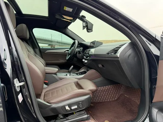 BMW X4 2021 xDrive25i M Sports Night Suit interior photo 12