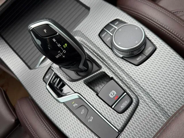 BMW X4 2021 xDrive25i M Sports Night Suit interior photo 17