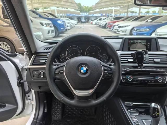 BMW 3 Series 2017 320Li xDrive Estilo de moda exterior foto 3 BMW 3 Series 2017 320Li xDrive Estilo de moda exterior foto 3