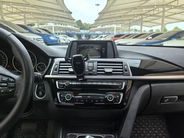 BMW 3 Series 2017 320Li xDrive Estilo de moda exterior foto 4 BMW 3 Series 2017 320Li xDrive Estilo de moda exterior foto 4