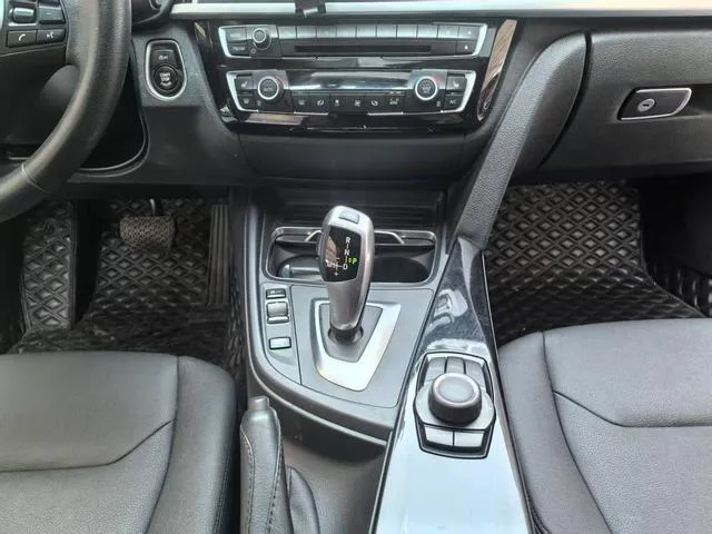 BMW 3 Series 2017 320Li xDrive Estilo de moda exterior foto 5 BMW 3 Series 2017 320Li xDrive Estilo de moda exterior foto 5