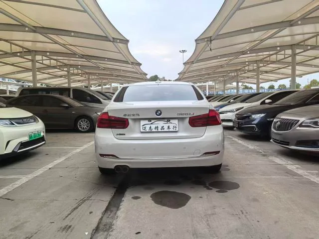 BMW 3 Series 2017 320Li xDrive Estilo de moda interior foto 10 BMW 3 Series 2017 320Li xDrive Estilo de moda interior foto 10
