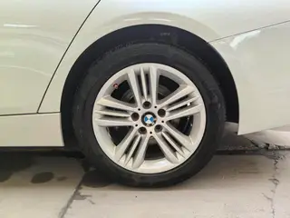 BMW 3 Series 2017 320Li xDrive Estilo de moda interior foto 15 BMW 3 Series 2017 320Li xDrive Estilo de moda interior foto 15