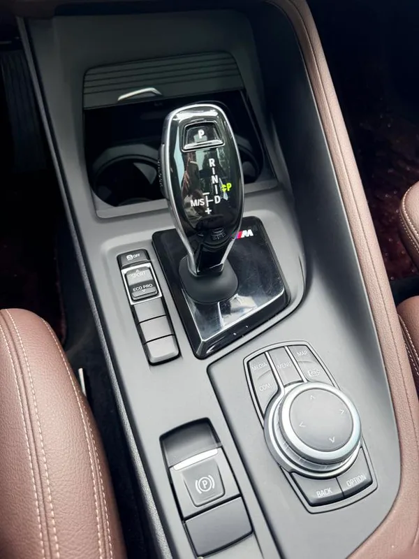 BMW X1 2021 sDrive25Li Leading Type interior photo 10 BMW X1 2021 sDrive25Li Leading Type interior photo 10