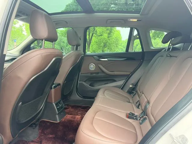 BMW X1 2021 sDrive25Li Leading Type interior photo 13 BMW X1 2021 sDrive25Li Leading Type interior photo 13