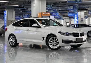 BMW 3 Series GT 2019 320i Fashionable exterior photo 3
