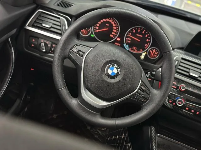 BMW 3 Series GT 2019 320i Fashionable interior photo 11