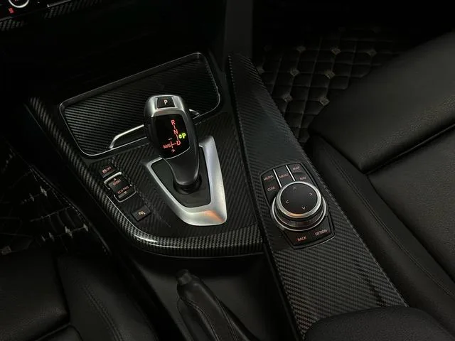 BMW 3 Series GT 2019 320i Fashionable interior photo 13