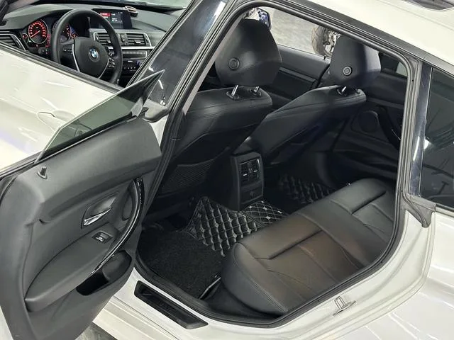 BMW 3 Series GT 2019 320i Fashionable interior photo 19