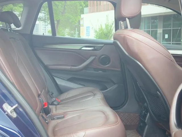 BMW X1 2018 sDrive18Li Type de luxe intérieur photo 15 BMW X1 2018 sDrive18Li Type de luxe intérieur photo 15