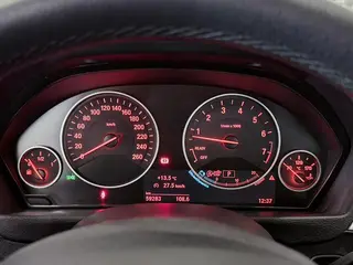 BMW 3 Series GT 2018 320i Модный тип интерьер фото 13 BMW 3 Series GT 2018 320i Модный тип интерьер фото 13