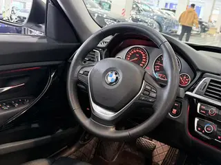 BMW 3 Series GT 2018 320i Модный тип интерьер фото 17 BMW 3 Series GT 2018 320i Модный тип интерьер фото 17