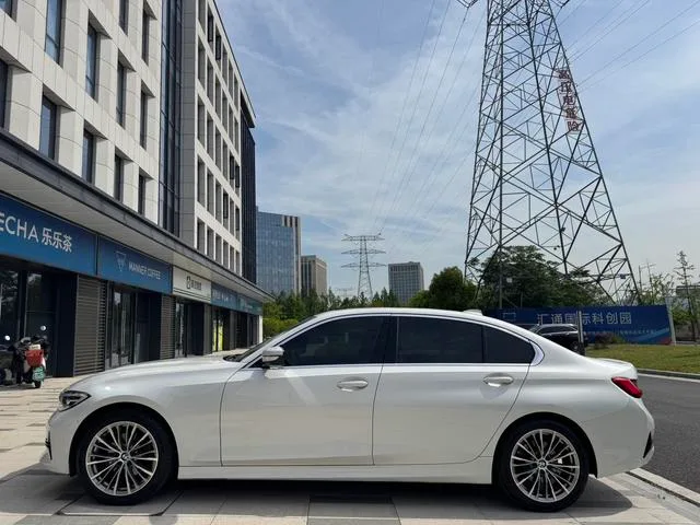 BMW 3 Series 2020 325Li Primera versión exterior foto 5 BMW 3 Series 2020 325Li Primera versión exterior foto 5