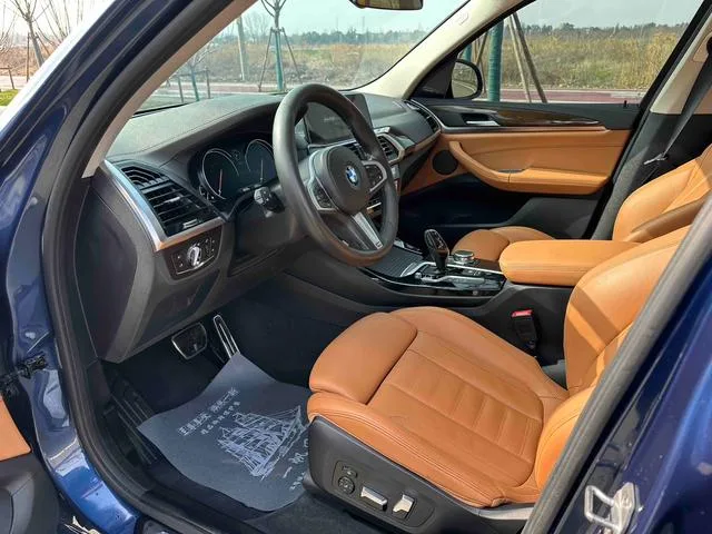 BMW X3 2018 xDrive30i Лидирующий M Спортивный костюм Страна VI экстерьер фото 4 BMW X3 2018 xDrive30i Лидирующий M Спортивный костюм Страна VI экстерьер фото 4