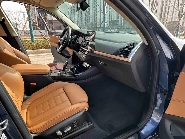 BMW X3 2018 xDrive30i Лидирующий M Спортивный костюм Страна VI экстерьер фото 5 BMW X3 2018 xDrive30i Лидирующий M Спортивный костюм Страна VI экстерьер фото 5