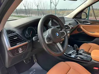 BMW X3 2018 xDrive30i Лидирующий M Спортивный костюм Страна VI экстерьер фото 7 BMW X3 2018 xDrive30i Лидирующий M Спортивный костюм Страна VI экстерьер фото 7
