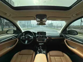 BMW X3 2018 xDrive30i Лидирующий M Спортивный костюм Страна VI интерьер фото 15 BMW X3 2018 xDrive30i Лидирующий M Спортивный костюм Страна VI интерьер фото 15