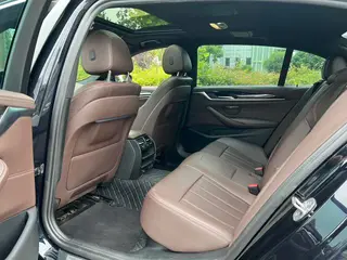 BMW 5 Series 2020 525Li M Sports suit exterior photo 8