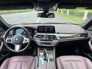 BMW 5 Series 2020 525Li M Sports suit interior photo 9