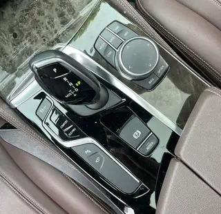 BMW 5 Series 2020 525Li M Sports suit interior photo 14
