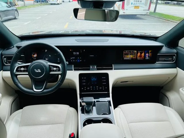 Li Auto ONE 2021 Увеличение диапазона 6 Кресельная плита интерьер фото 11 Li Auto ONE 2021 Увеличение диапазона 6 Кресельная плита интерьер фото 11