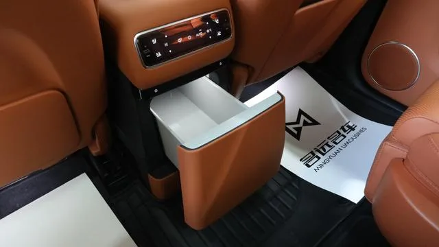 Li Auto L9 2022 Max Версия интерьер фото 11 Li Auto L9 2022 Max Версия интерьер фото 11