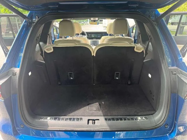 Li Auto ONE 2020 Extensión de rango 6 Placa del asiento interior foto 12 Li Auto ONE 2020 Extensión de rango 6 Placa del asiento interior foto 12