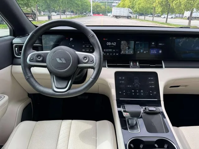 Li Auto ONE 2020 Extensión de rango 6 Placa del asiento interior foto 13 Li Auto ONE 2020 Extensión de rango 6 Placa del asiento interior foto 13