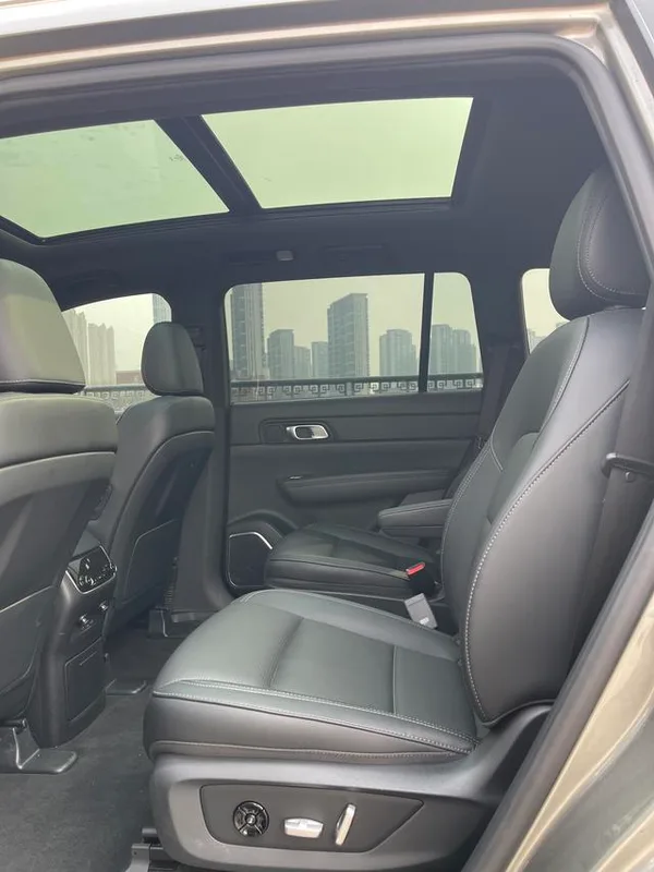 Li Auto ONE 2021 extended range 6 Seat plate exterior photo 5