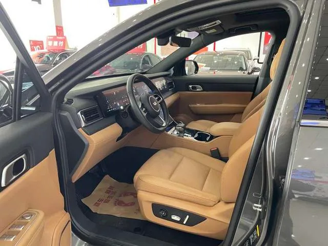 Li Auto ONE 2021 extended range 6 Seat plate interior photo 7 Li Auto ONE 2021 extended range 6 Seat plate interior photo 7