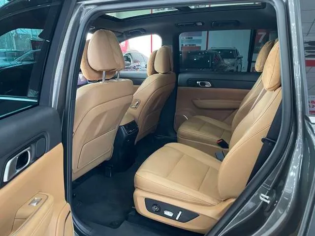 Li Auto ONE 2021 extended range 6 Seat plate interior photo 8 Li Auto ONE 2021 extended range 6 Seat plate interior photo 8
