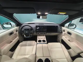 Li Auto L9 2025 Ultra Smart Rejuvenation New Edition interior photo 14 Li Auto L9 2025 Ultra Smart Rejuvenation New Edition interior photo 14