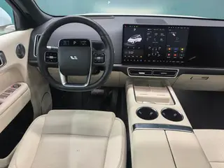 Li Auto L9 2025 Ultra Smart Rejuvenation New Edition interior photo 16 Li Auto L9 2025 Ultra Smart Rejuvenation New Edition interior photo 16