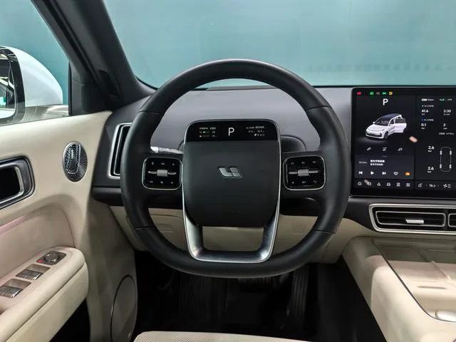 Li Auto L9 2025 Ultra Smart Rejuvenation New Edition interior photo 17 Li Auto L9 2025 Ultra Smart Rejuvenation New Edition interior photo 17