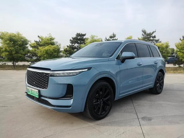 Li Auto ONE 2021 extended range 6 Seat plate exterior photo 1 Li Auto ONE 2021 extended range 6 Seat plate exterior photo 1